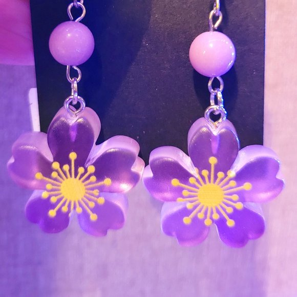 Flower Earrings Purple Color with purple glass bead - Picture 1 of 4